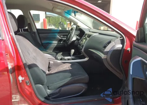 2015 Nissan Altima 2.5 S z USA, uszkodzony, nr VIN 1N4AL3AP1FC598718